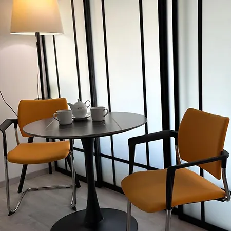 Hanza Tower Level Xv Signature Aparthotel