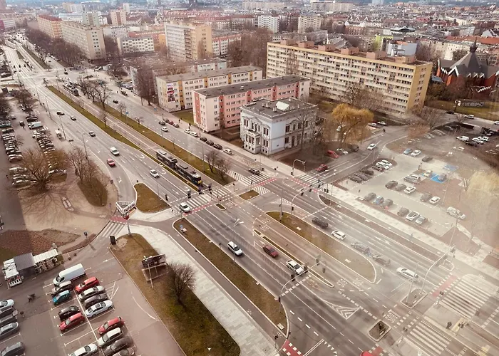 Hanza Tower Level Xv Signature 3*